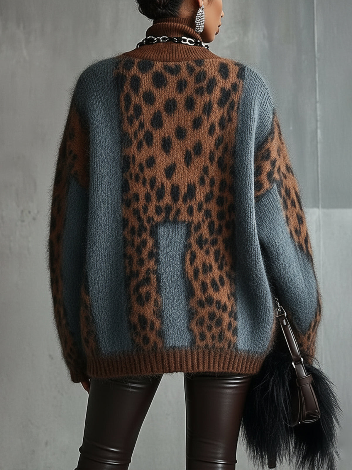Leopardmønstret rullekravetrøje