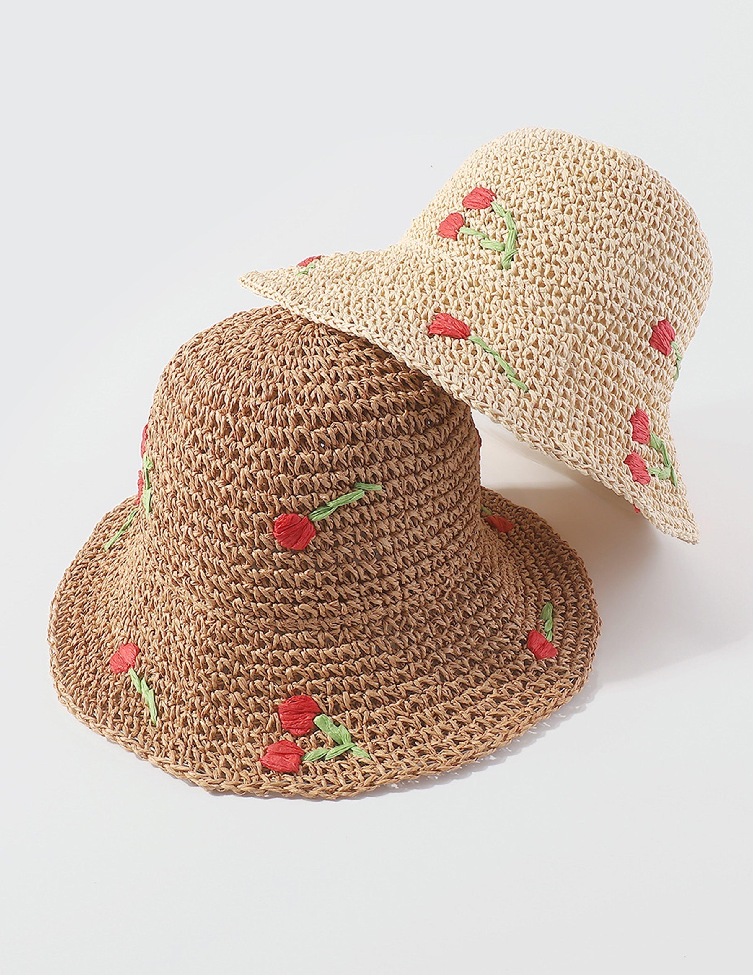 Chapeau bob tressé à fleurs