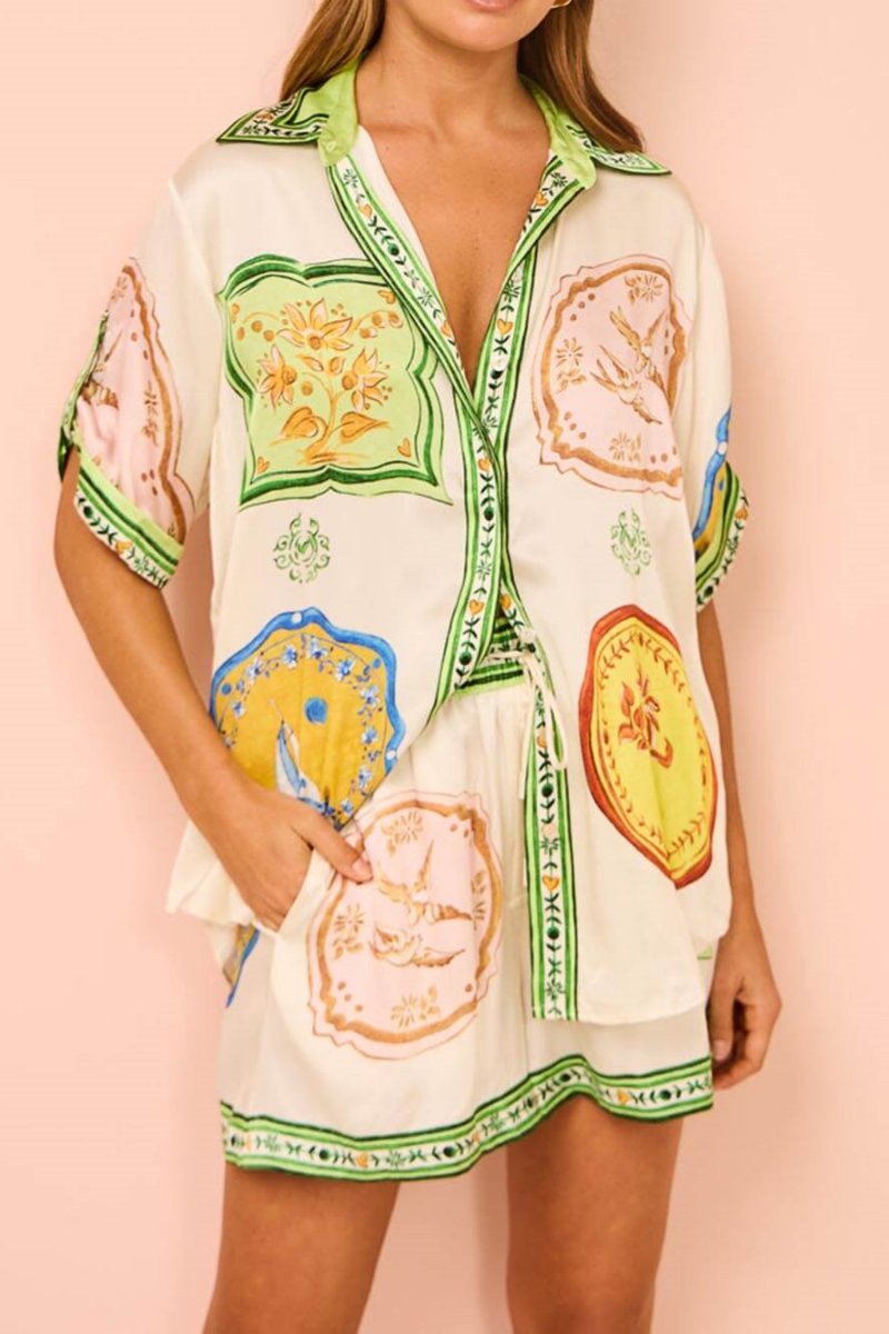 סט מכנסיים קצרים לחולצות עם הדפס אתני ייחודי קרם