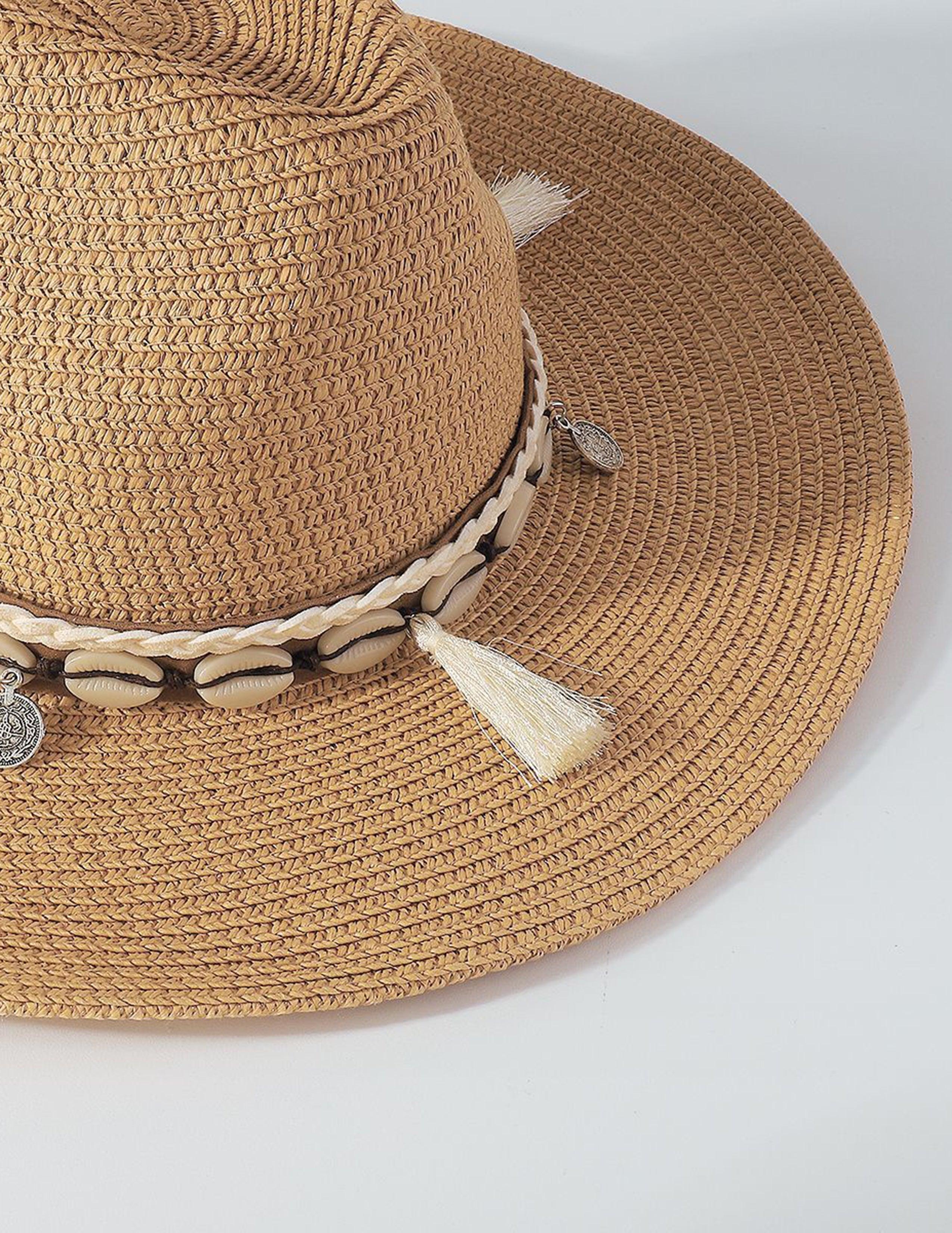 Chapeau de paille avec pompons en coquillages