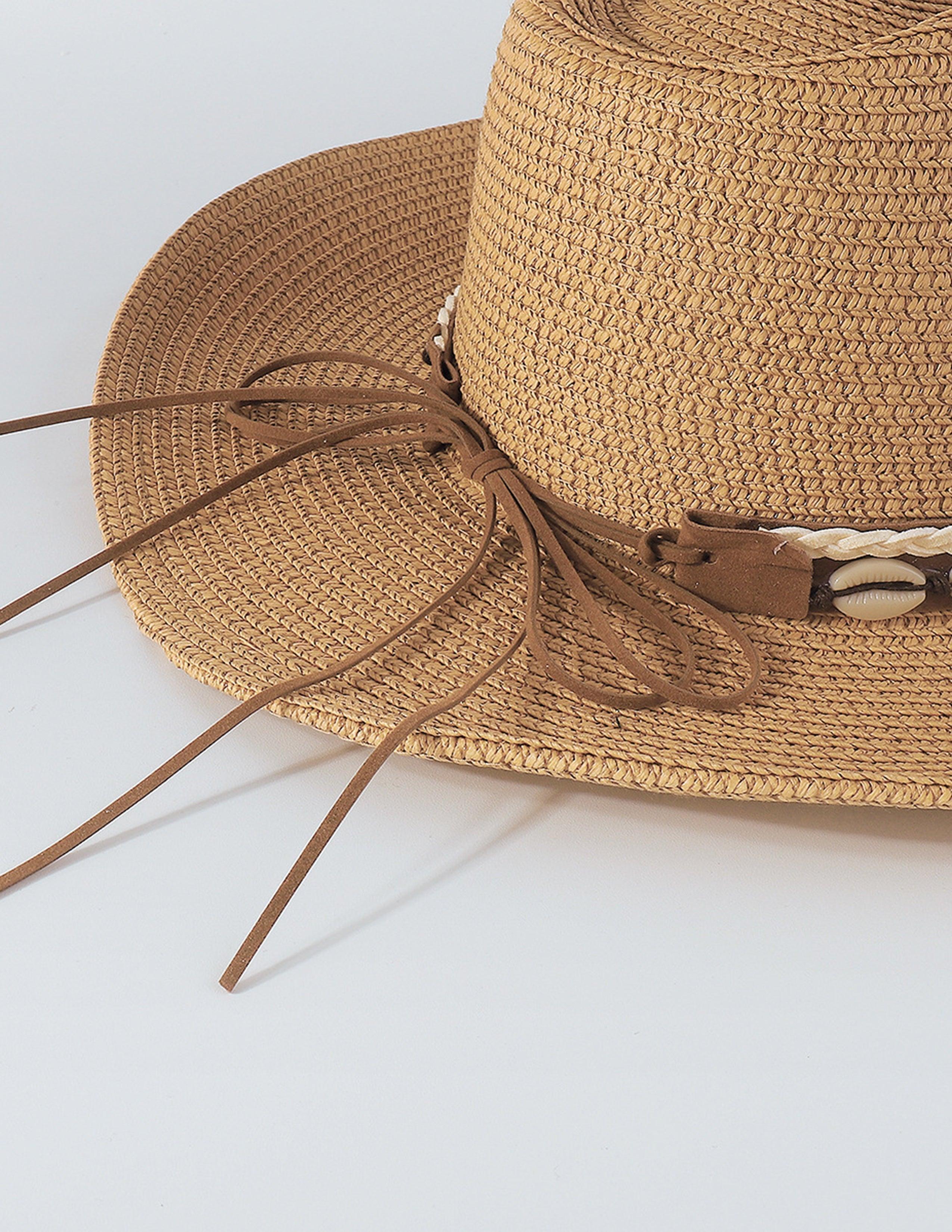 Chapeau de paille avec pompons en coquillages