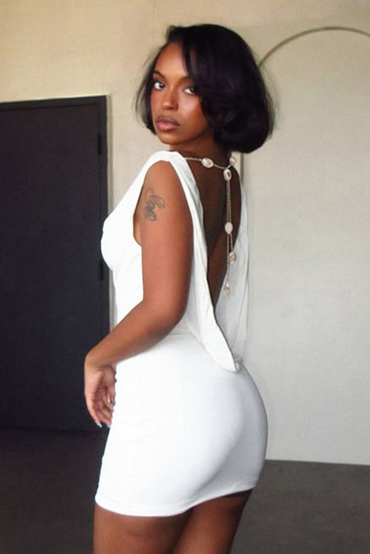 Sukienka maxi z peleryną i koronką