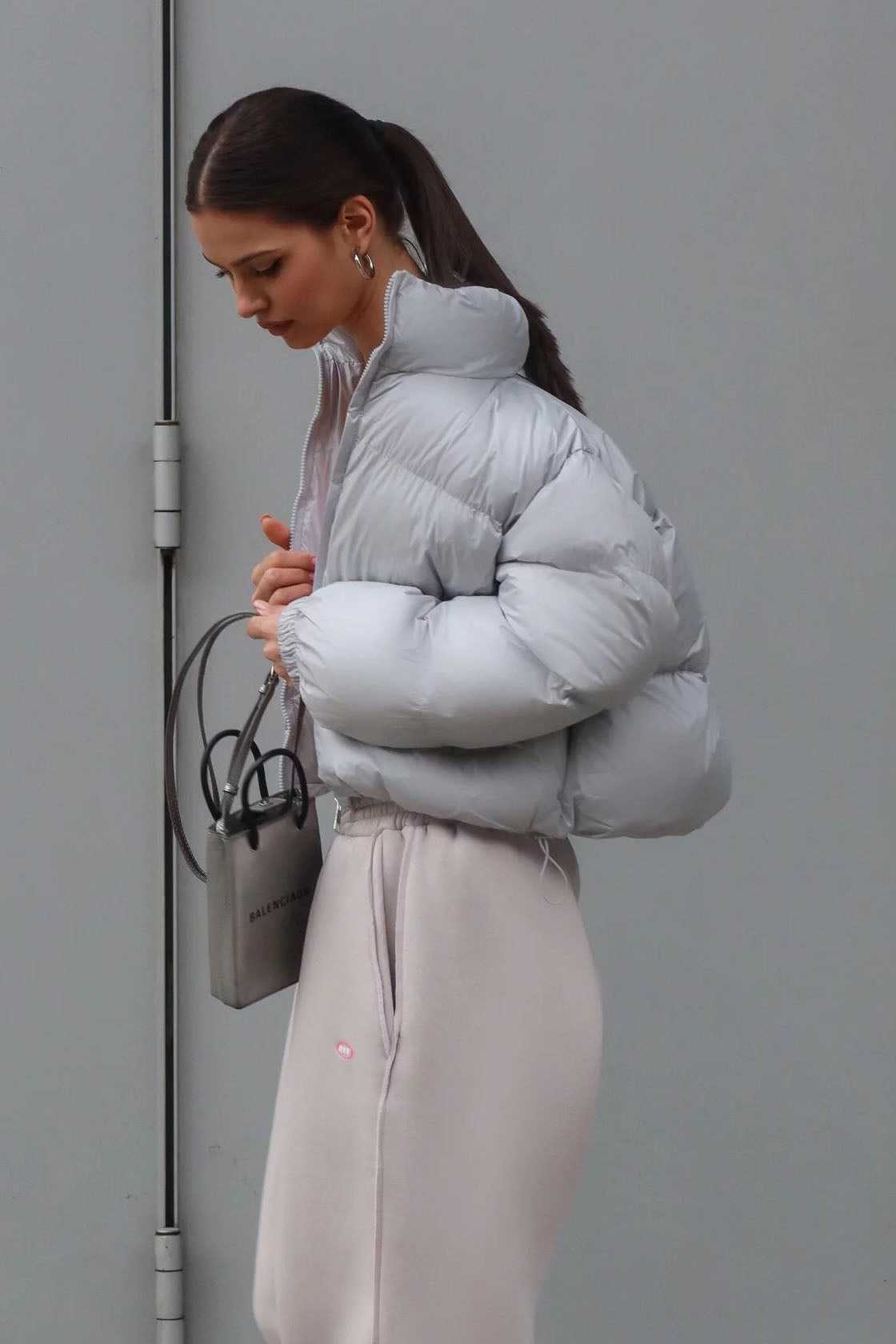 Robe longue évasée à bordures en dentelle brodée Joa