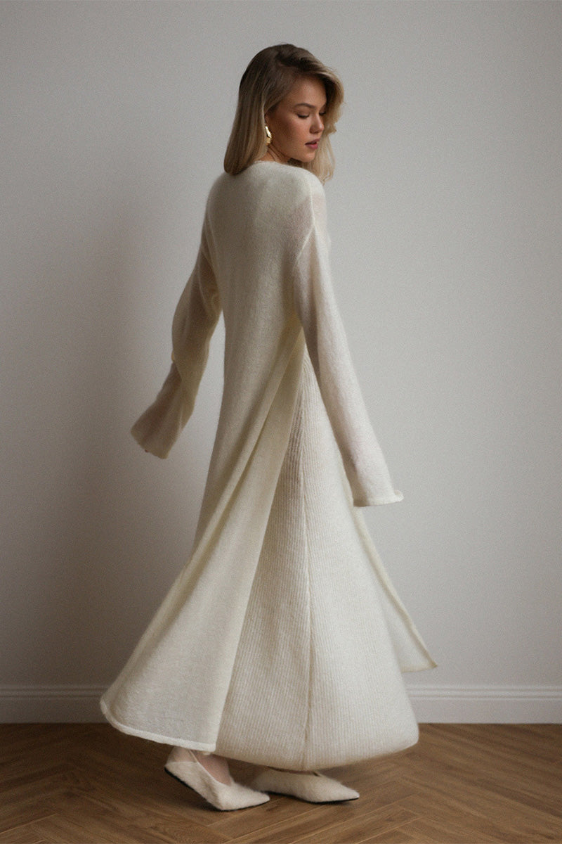 فستان ماكسي محبوك بفتحة رقبة على شكل حرف V من Josie