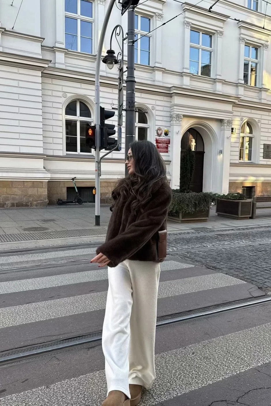 فستان جوا طويل مطرز بالدانتيل