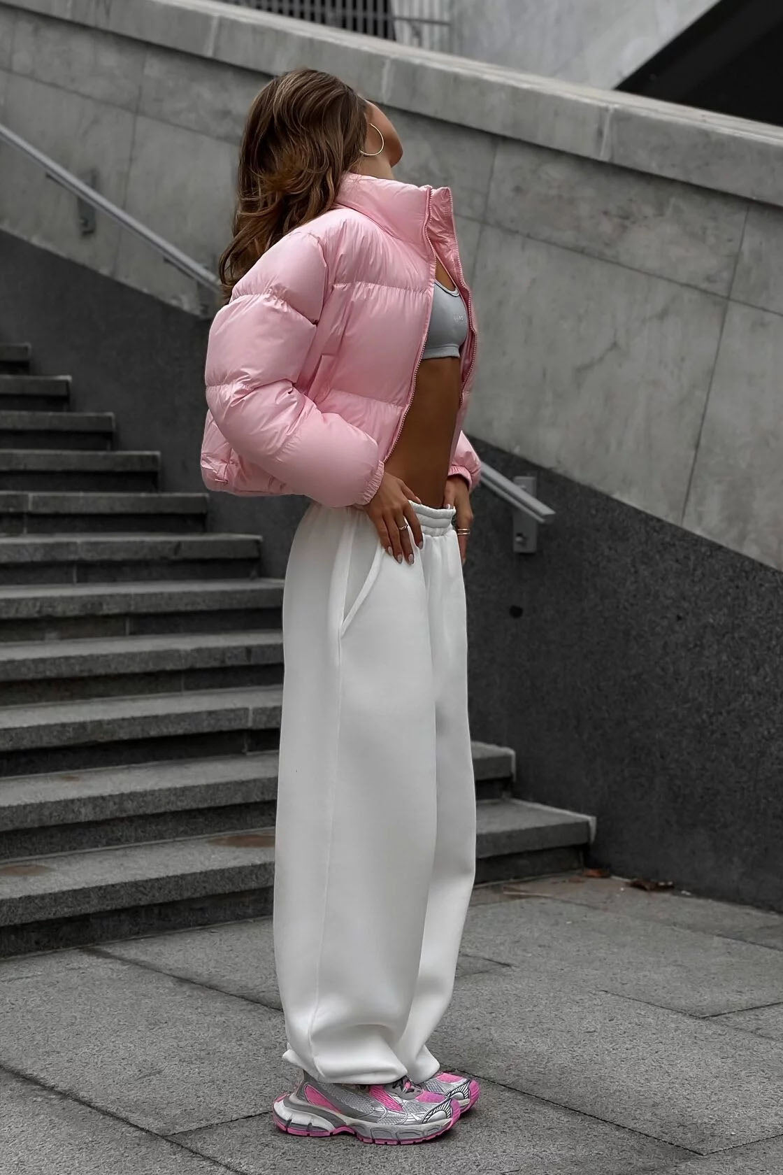 Robe longue évasée à bordures en dentelle brodée Joa