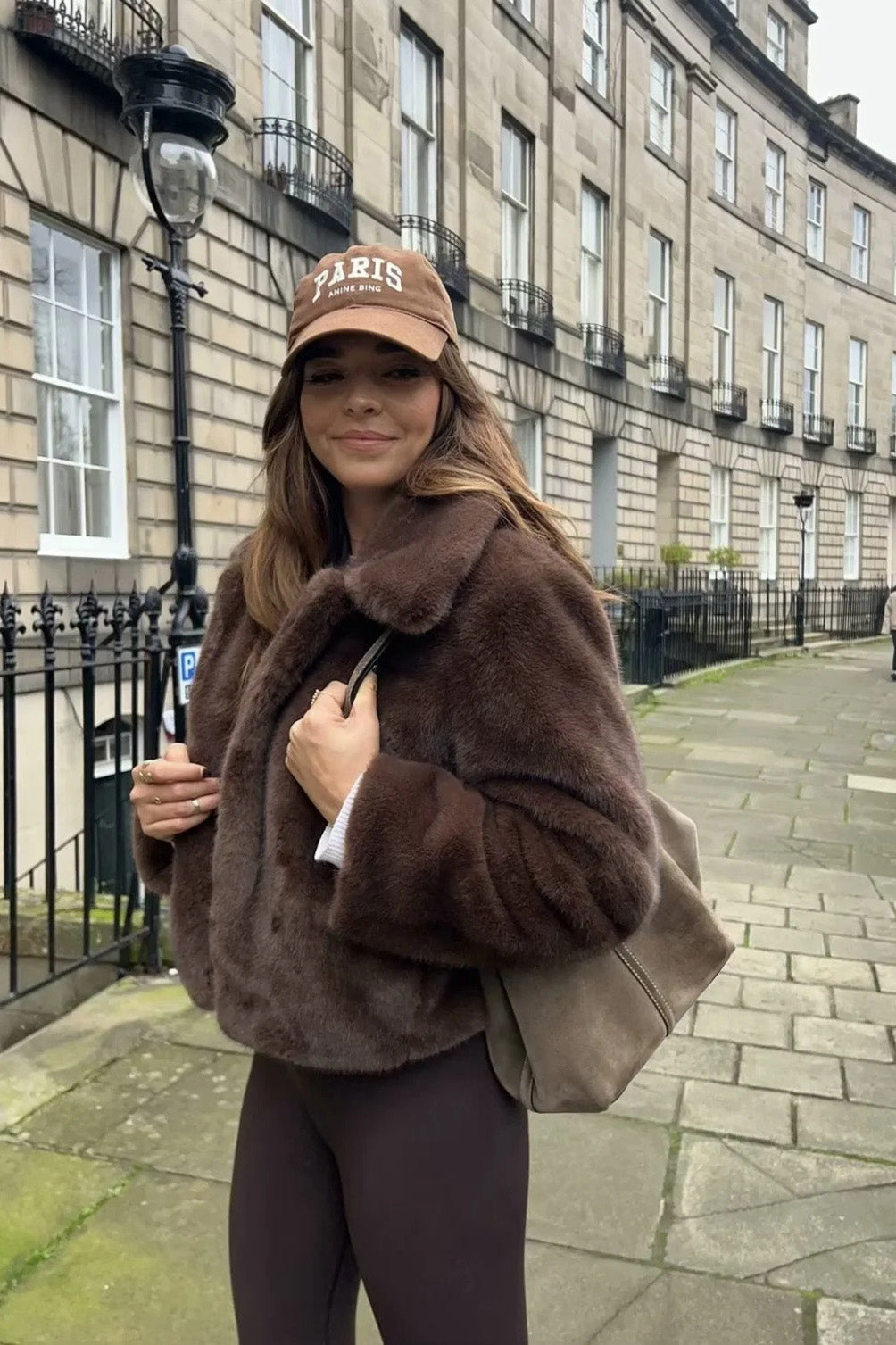 فستان جوا طويل مطرز بالدانتيل