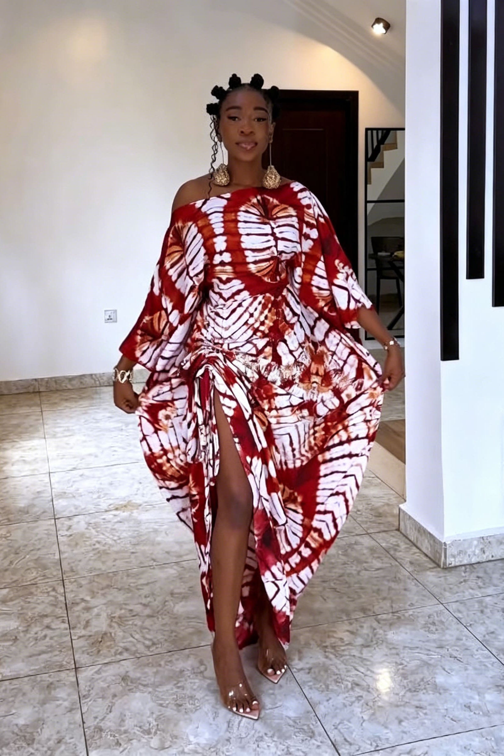 Vestido maxi asimétrico de hombros descubiertos con efecto tie-dye