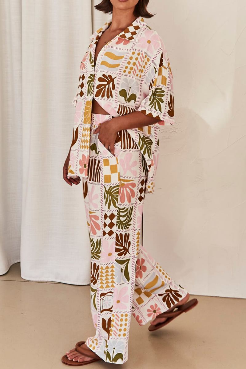 Conjunto sofisticado de duas peças com estampa exclusiva e folgada