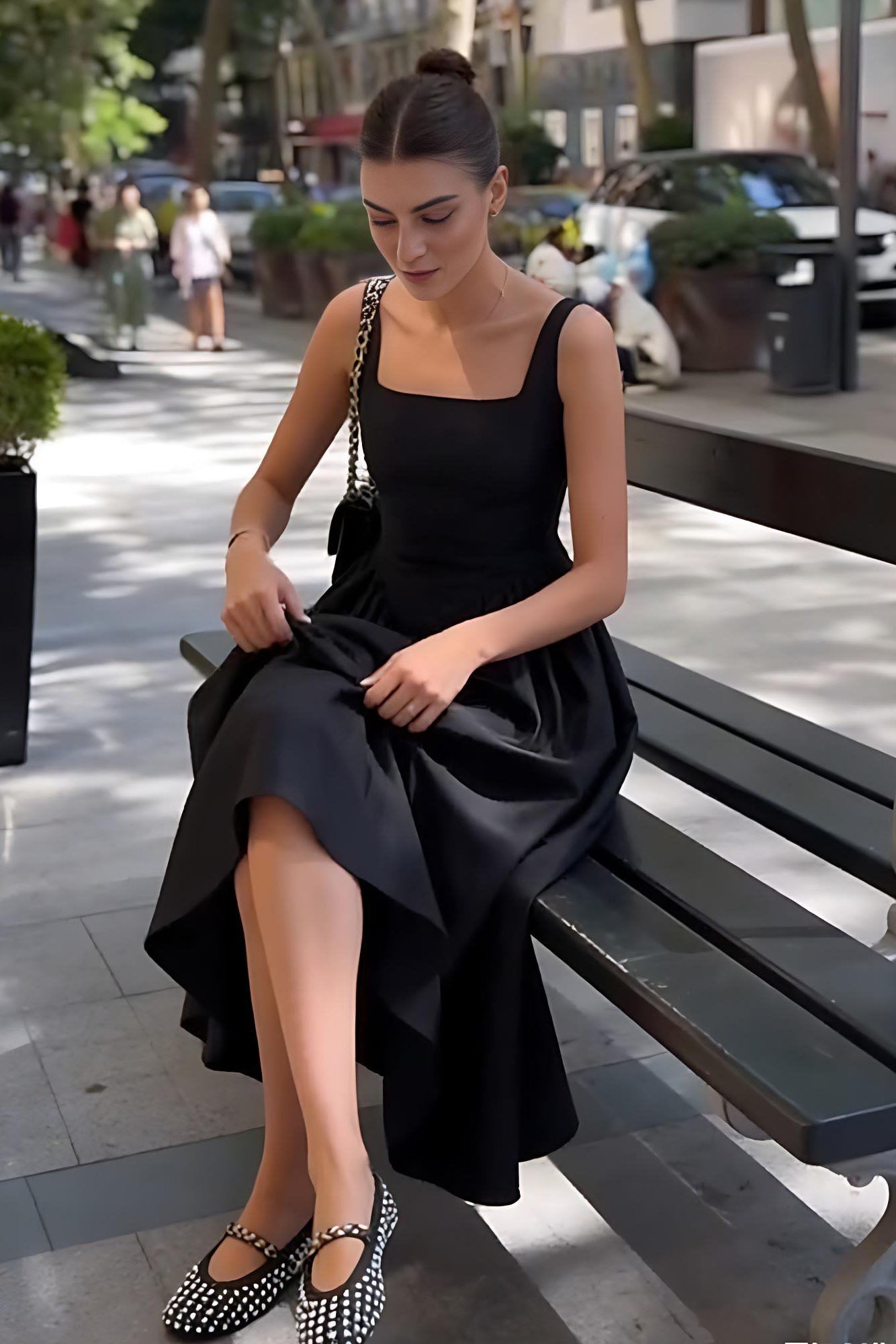 ファッション気質のリボンバックレスドレス