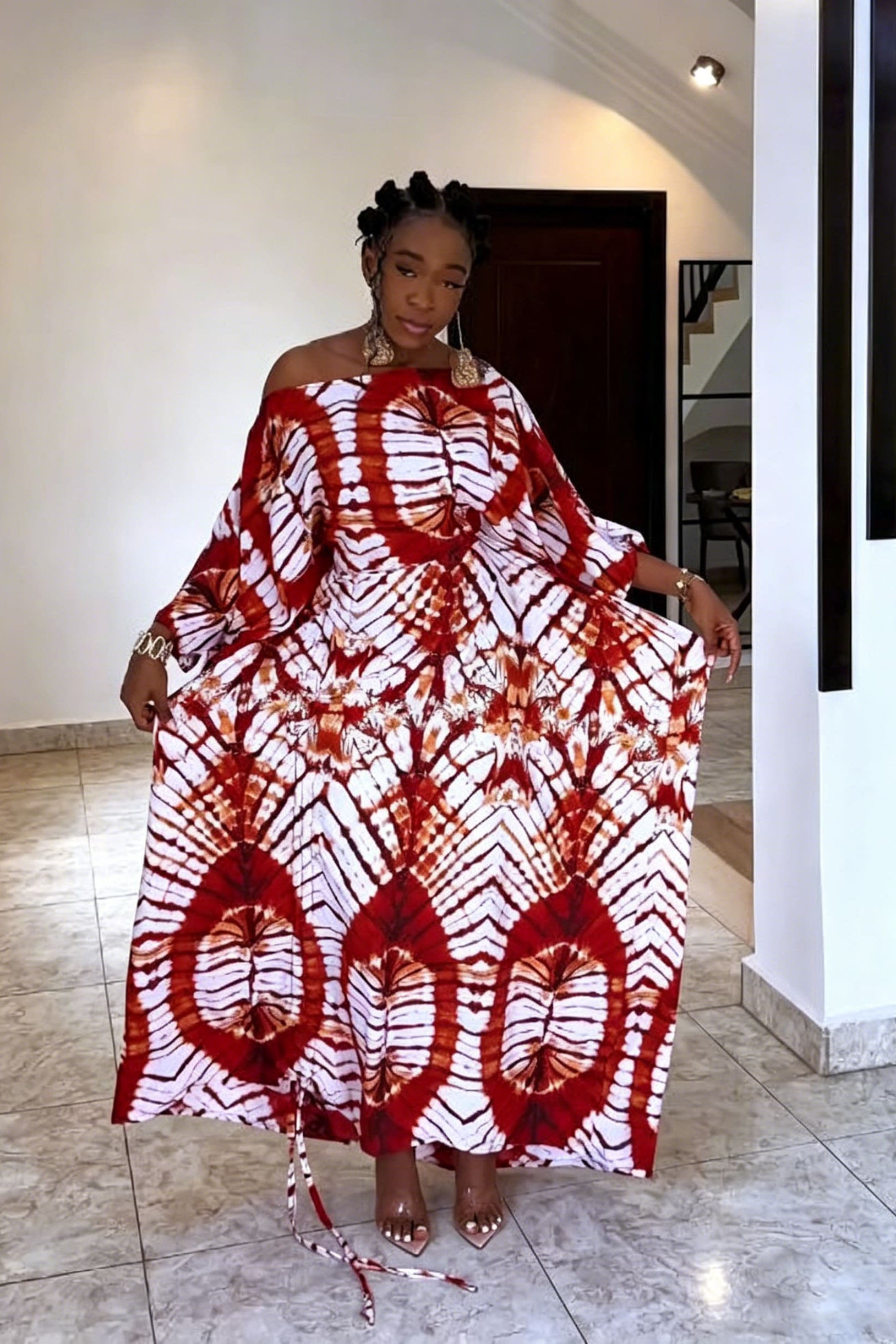 Vestido maxi asimétrico de hombros descubiertos con efecto tie-dye