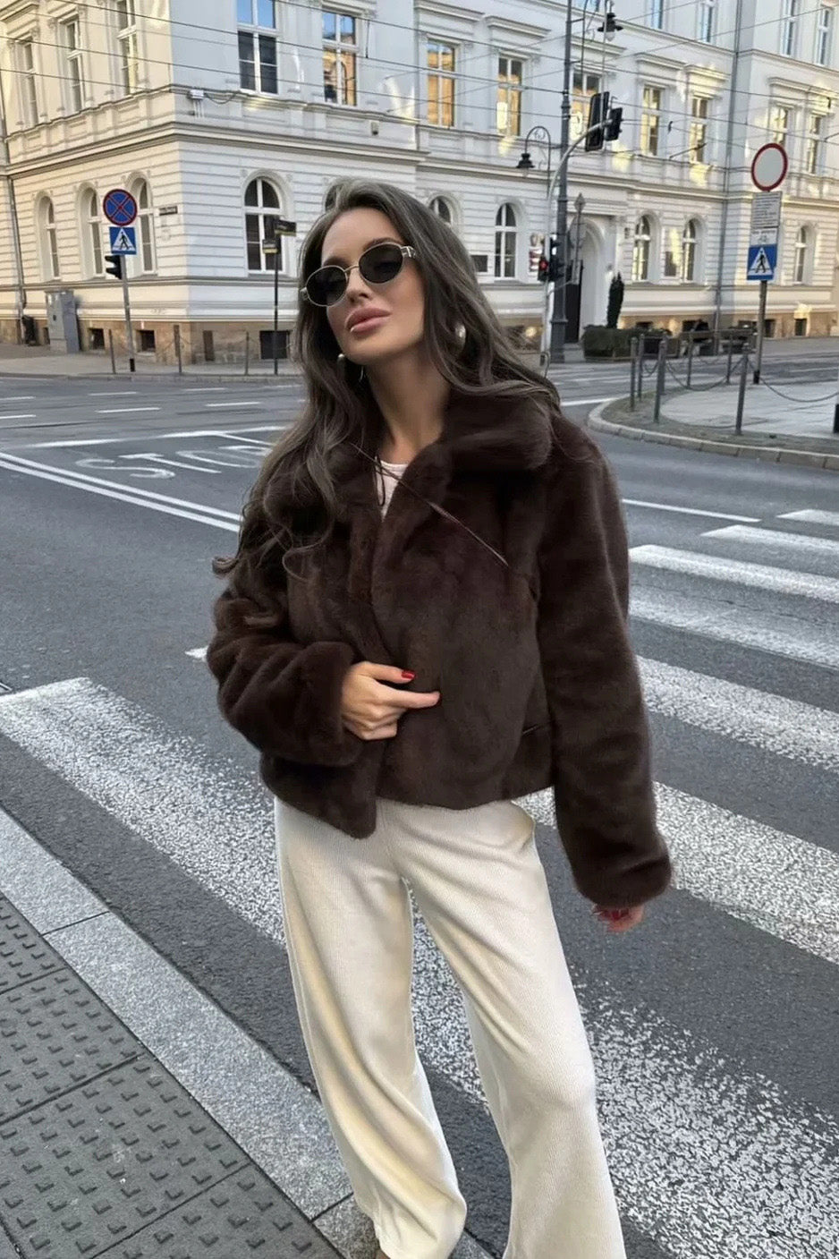 فستان جوا طويل مطرز بالدانتيل