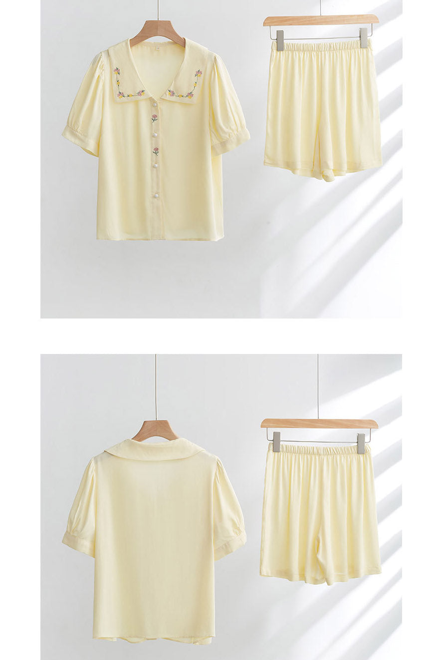 Komplet bielizny nocnej z satynowym haftem w kształcie róż