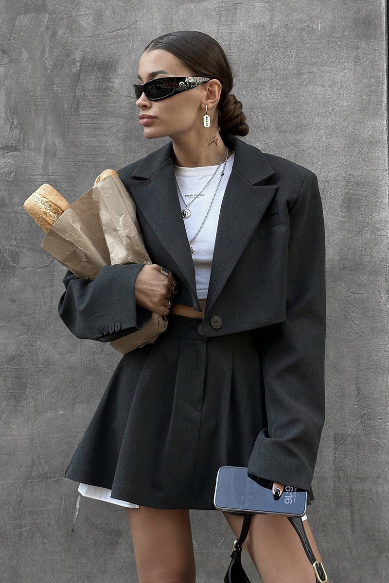 Robe mi-longue à manches courtes avec appliqués floraux Grace