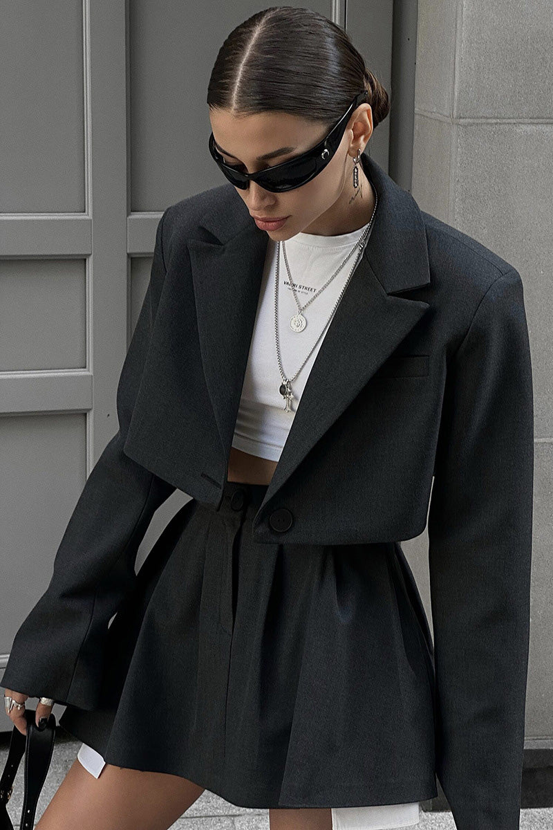 Robe mi-longue à manches courtes avec appliqués floraux Grace