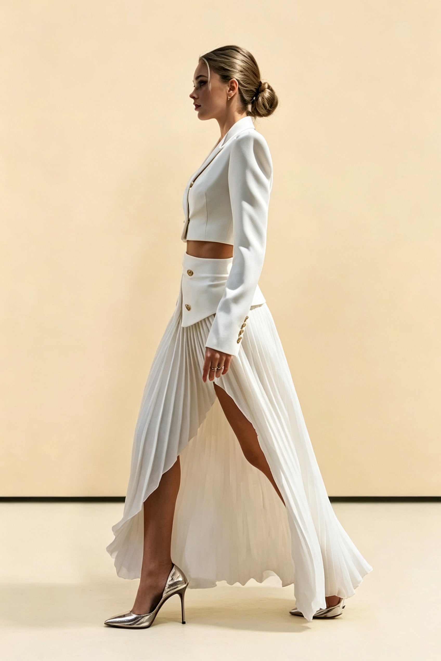 Hvid dobbeltradet cropped top med talje