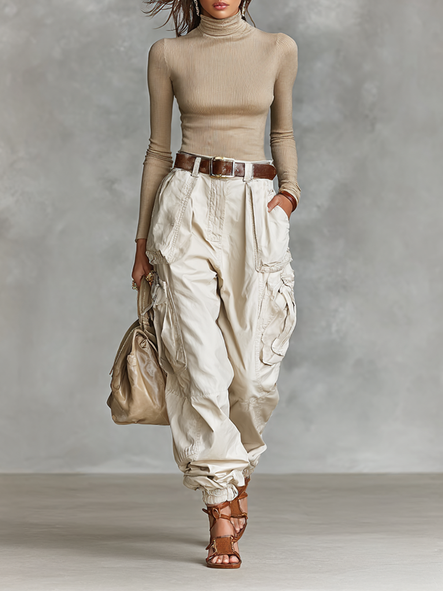 Conjunto de dos piezas para mujer: camiseta ajustada de manga larga con cuello alto y pantalones cargo con múltiples bolsillos (sin cinturón)