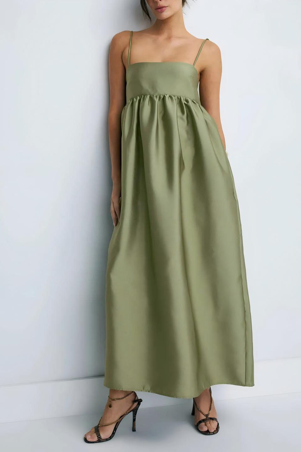 Vestido Midi Babydoll Minimalista Verde Oliva