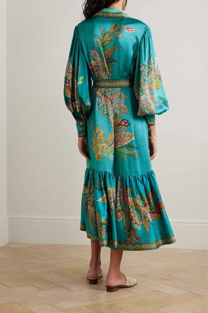 Satin blommig klänning