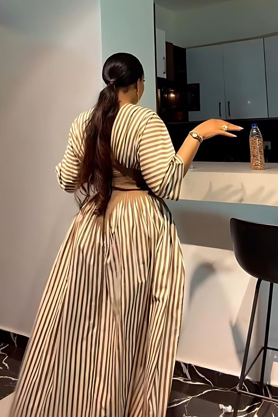 Retro moderní maxi šaty s rozšířenými rukávy ve tvaru netopýra