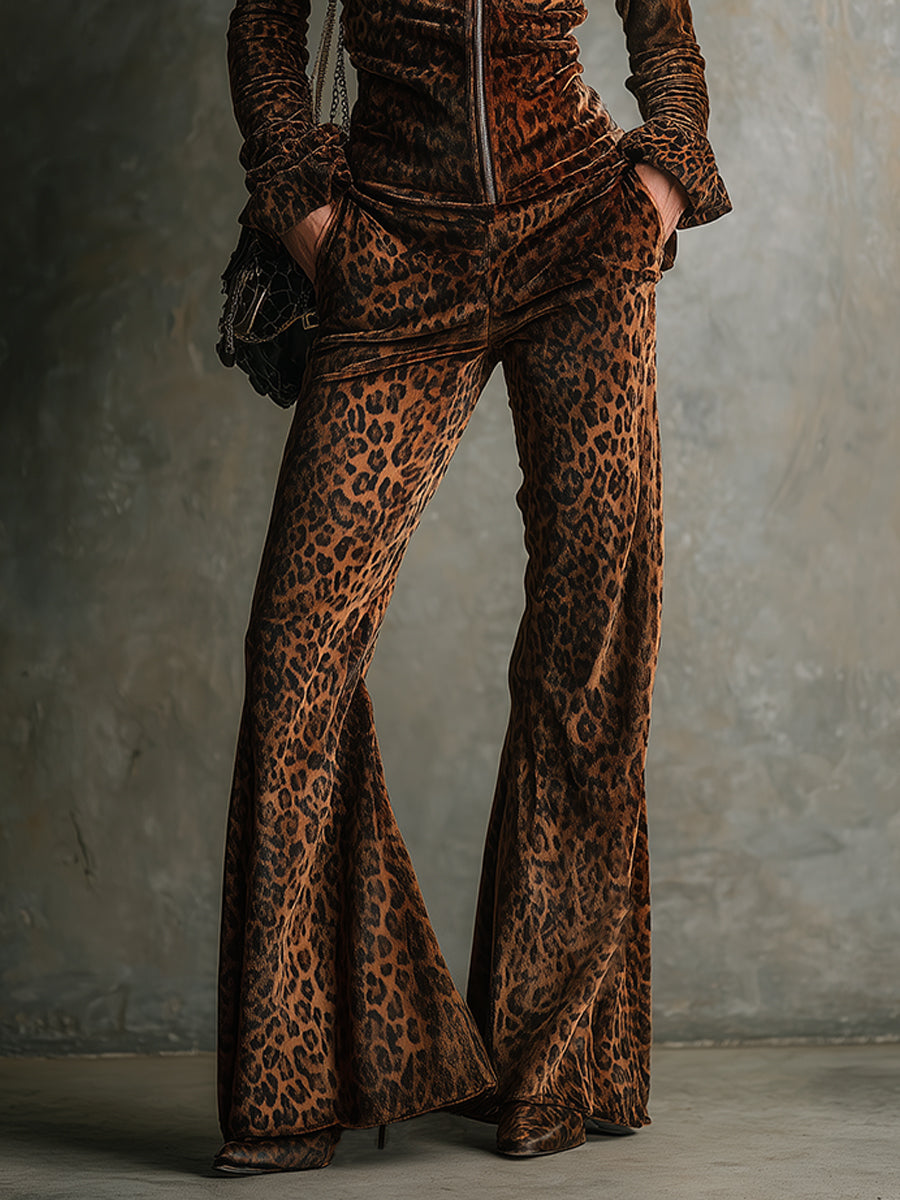 Conjunto de Top de Terciopelo Vintage con Estampado de Leopardo y Cuello Alto & Pantalones Acampanados