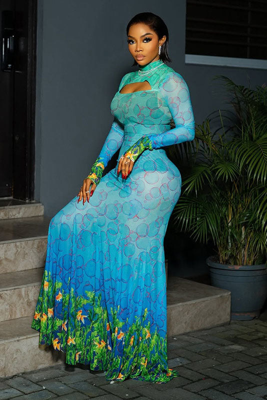 Drømmende rosa blomstrete flytende maxikjole