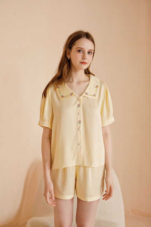 Komplet bielizny nocnej z satynowym haftem w kształcie róż