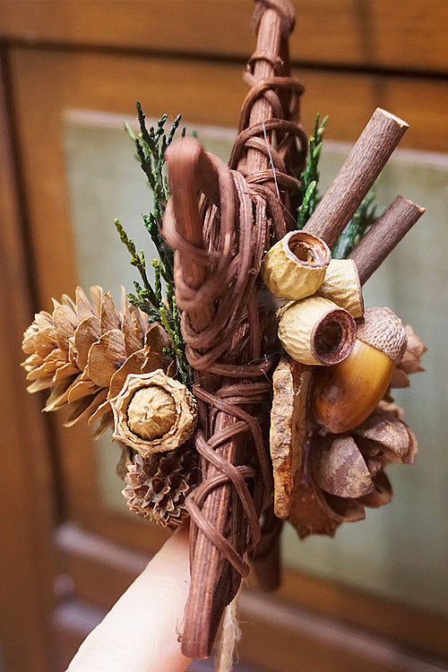 Pandantiv decorațiuni de Crăciun - Agățat de mașină cu clopoței de pin de pădure