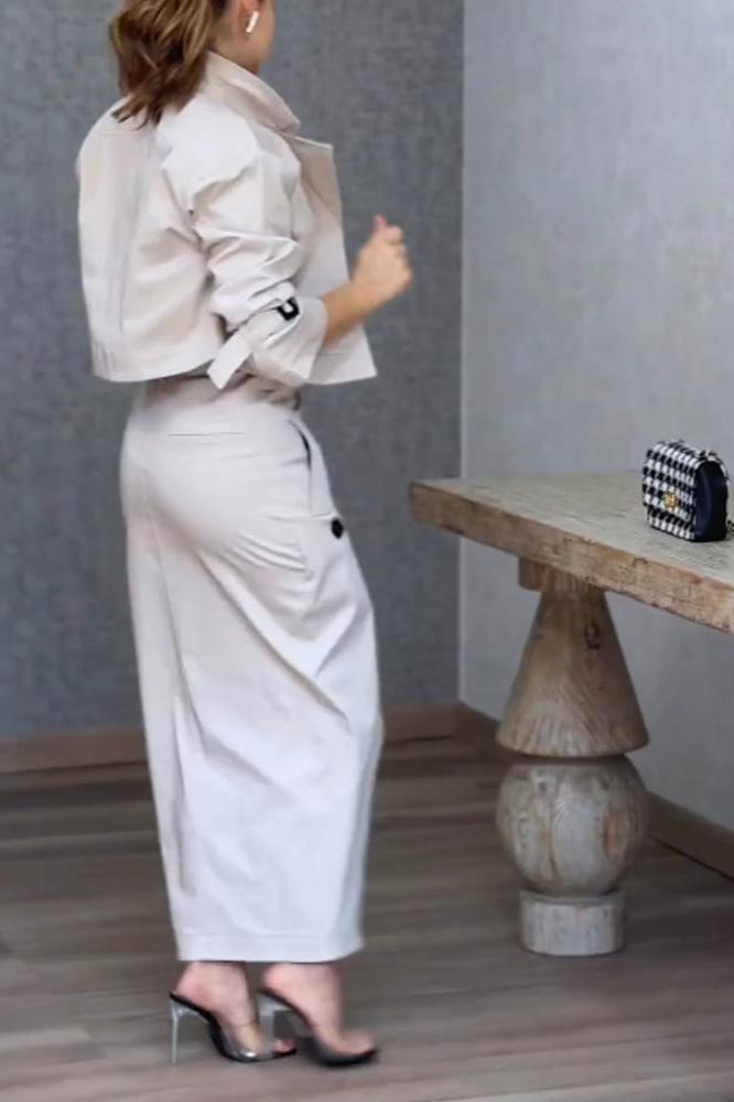 Ensemble deux pièces veste à revers et jupe fendue tendance