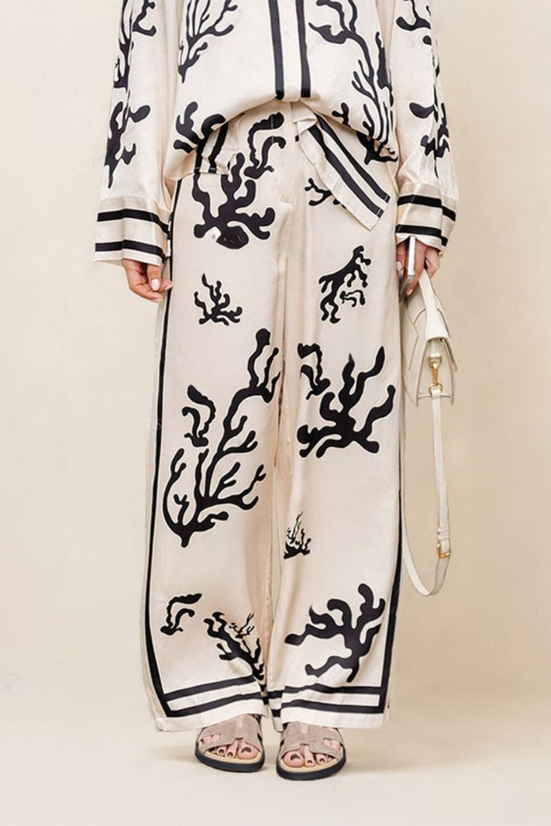 Sada kalhot s potištěnou siluetou širokých nohou