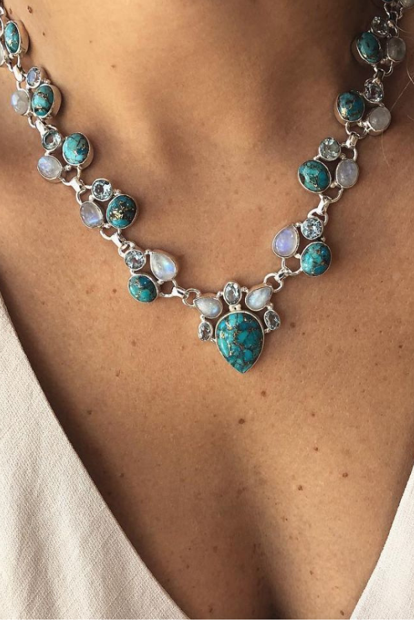 Damen Boho Halskette mat türkisfaarwegem Rank