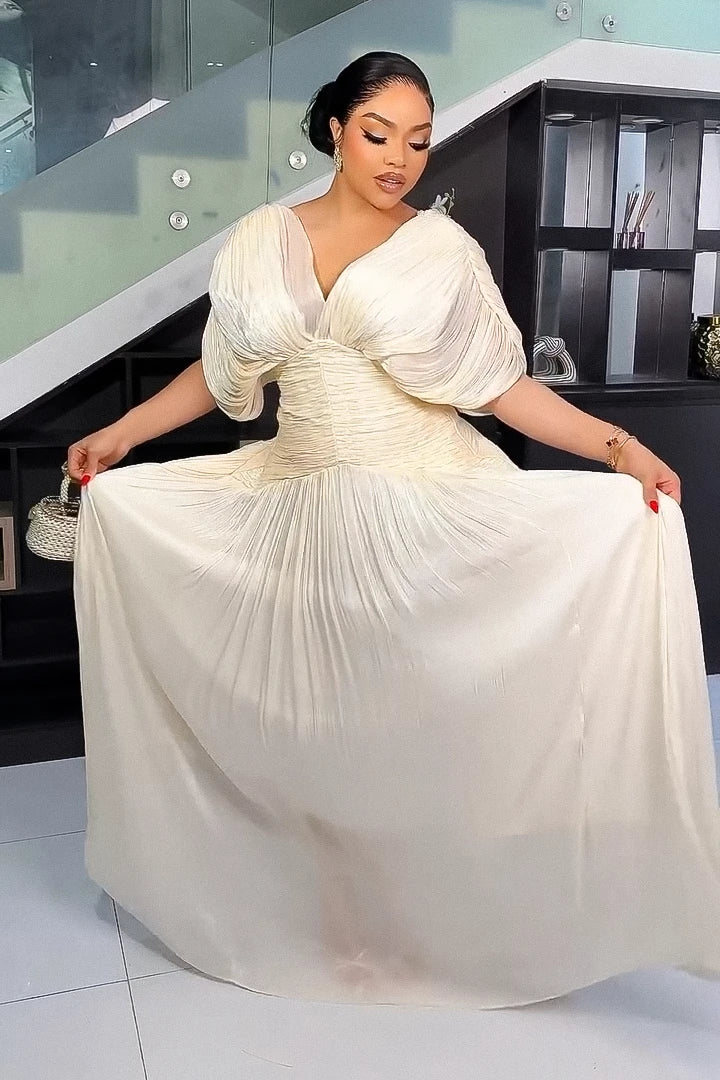 Şık Krem Pilili Maxi Elbise