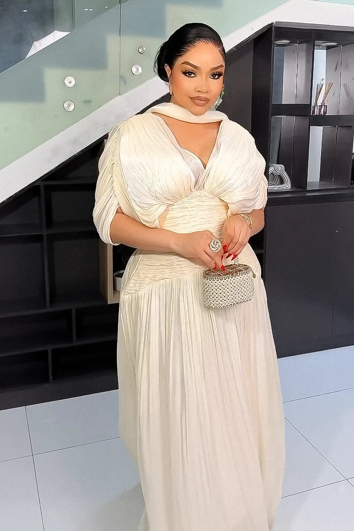 Şık Krem Pilili Maxi Elbise