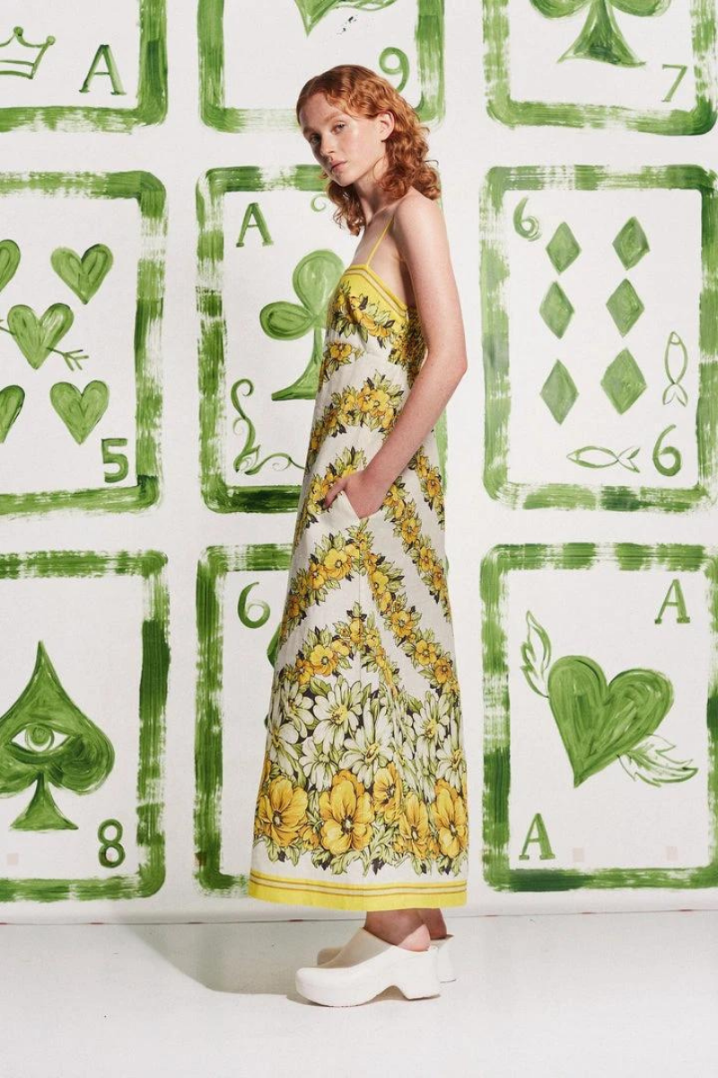 Robe longue fleurie à fines bretelles Tristane en jaune