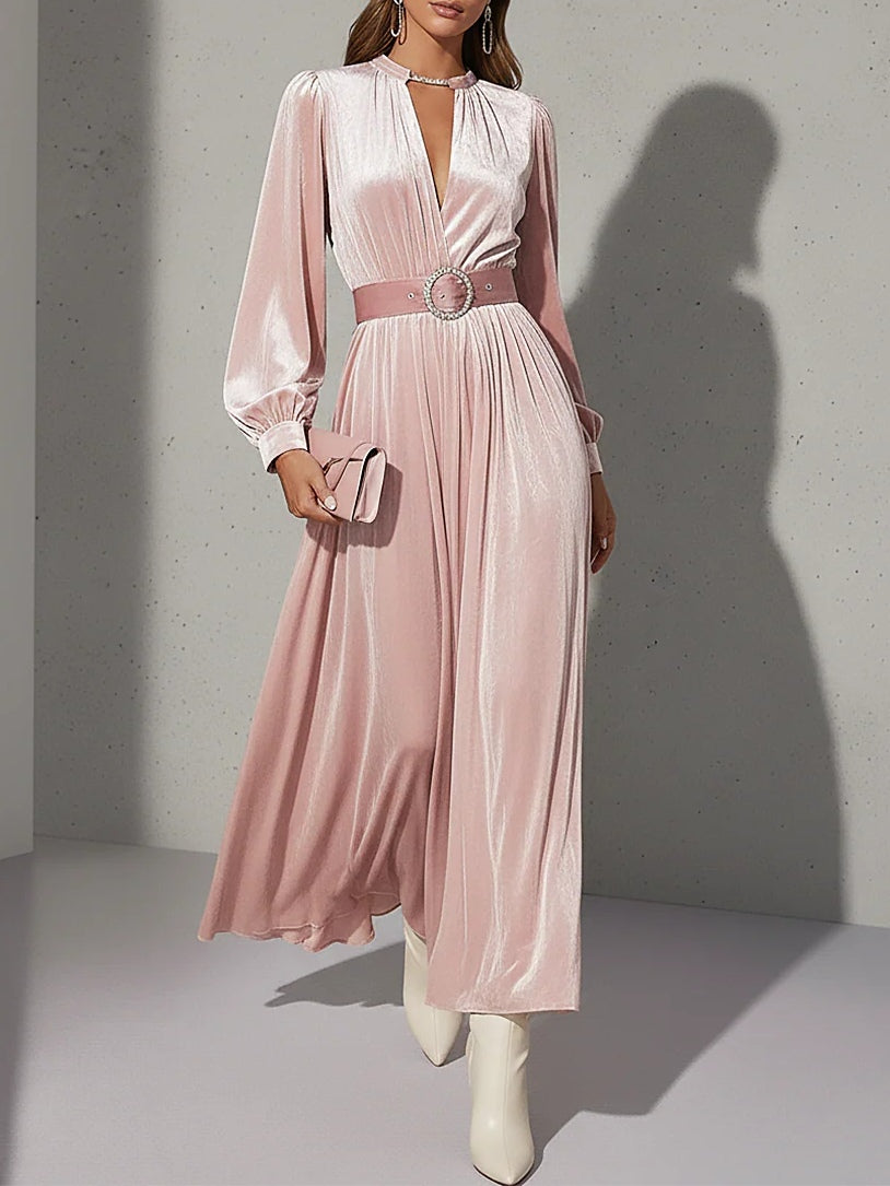 فستان ماكسي مخملي وردي فاتح أنيق برقبة على شكل V