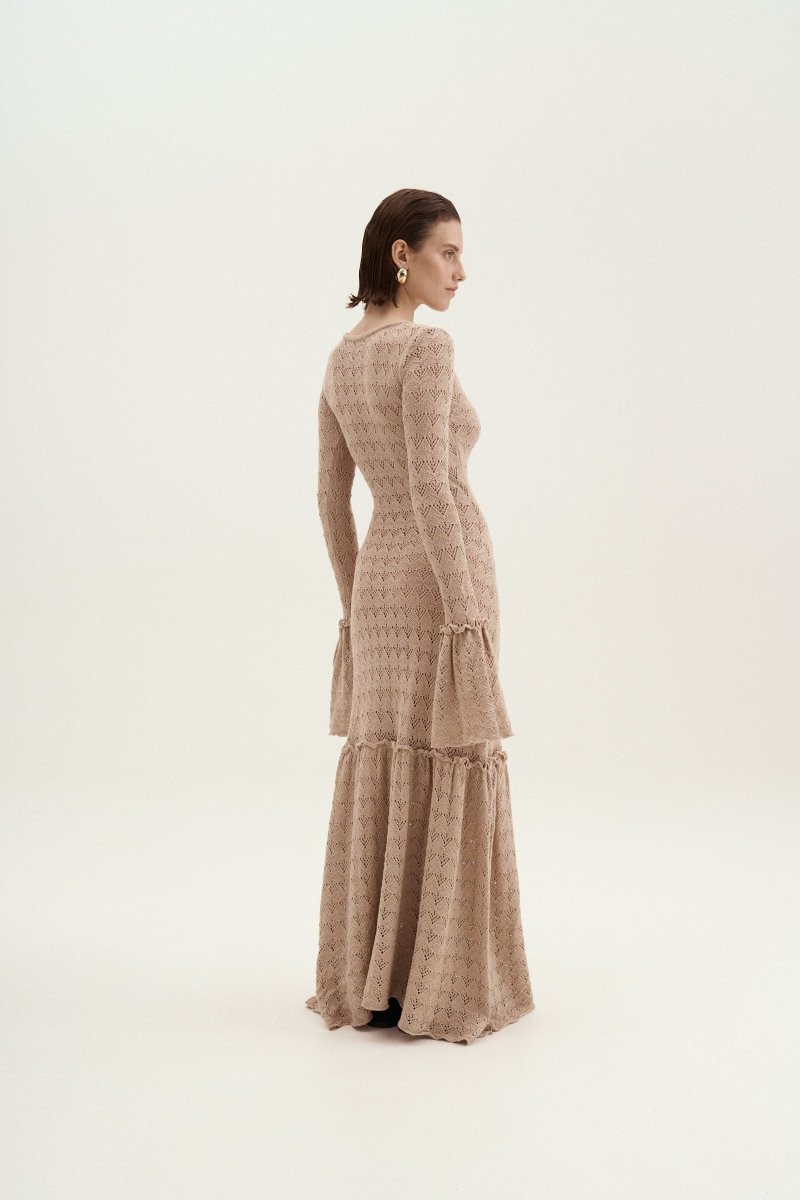 Pletené maxi šaty s kulatým výstřihem a manžetou