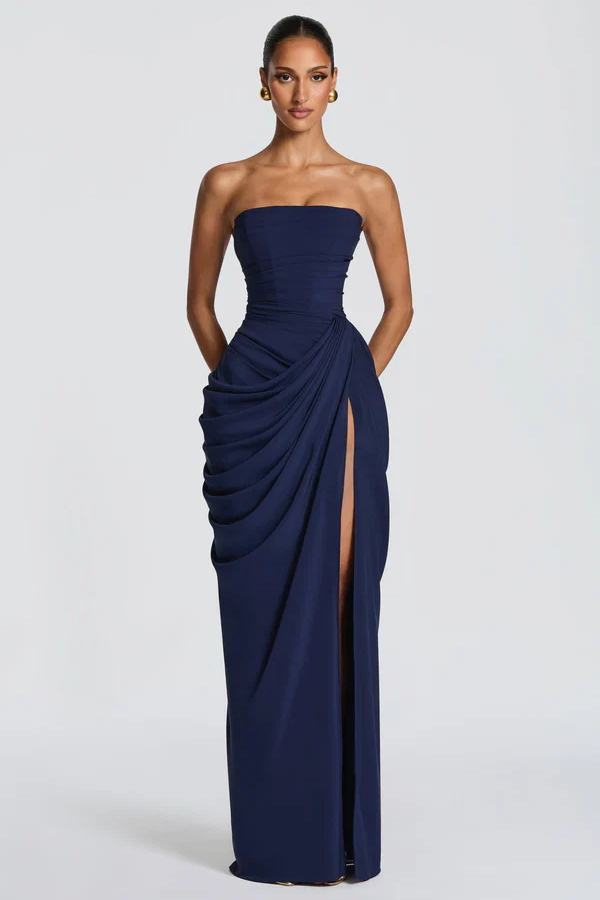 Statement halter-kjole med frynser, maxi-length