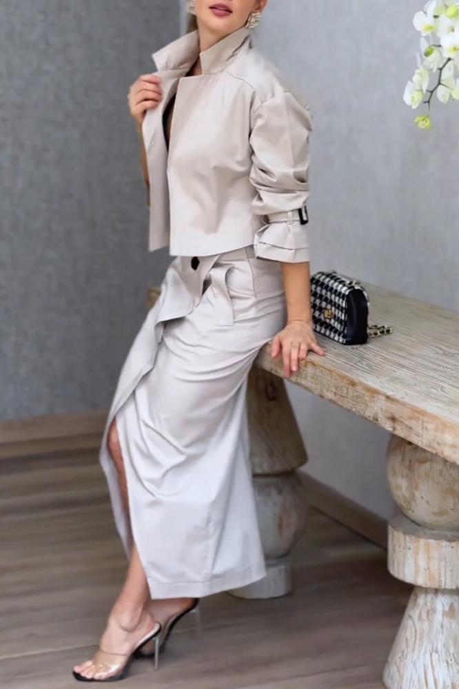 Ensemble deux pièces veste à revers et jupe fendue tendance