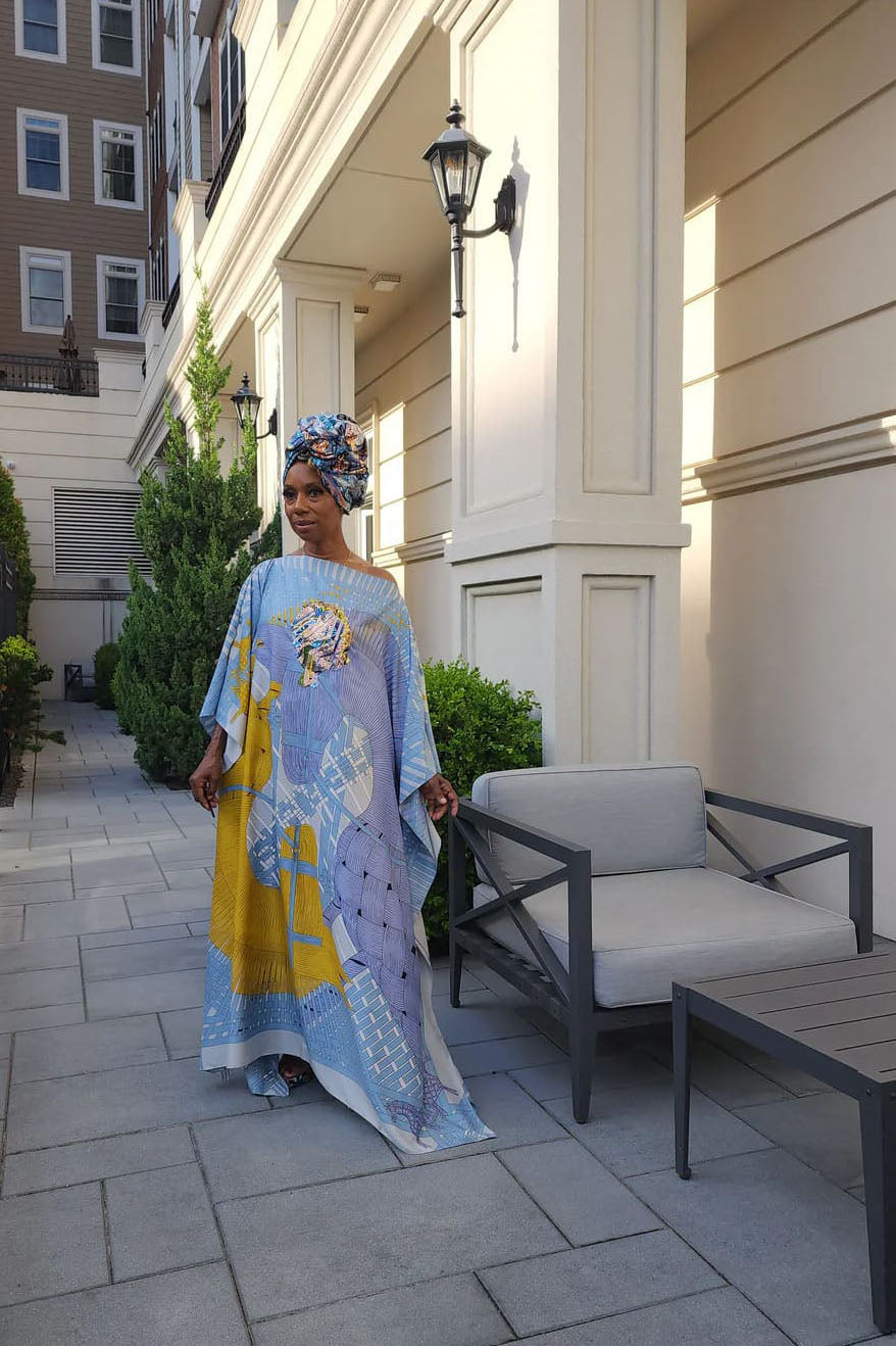 Robe longue kaftan à motif cheval abstrait