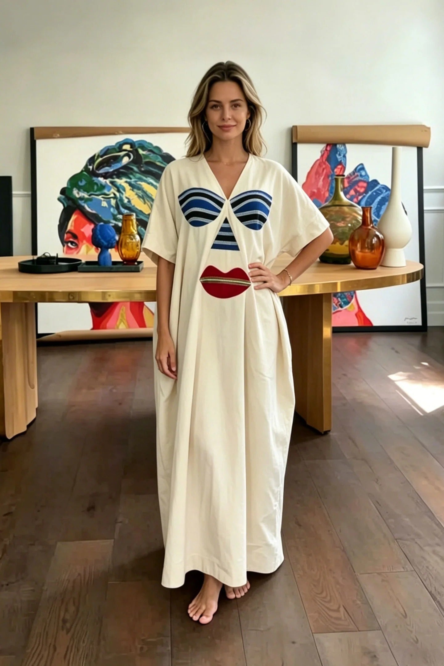 Dunkelbraunes Maxikleid mit Ein-Schulter-Cape-Ärmel