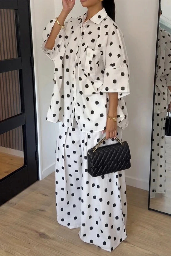Weißes und schwarzes Polka-Dot-Hosen-Set