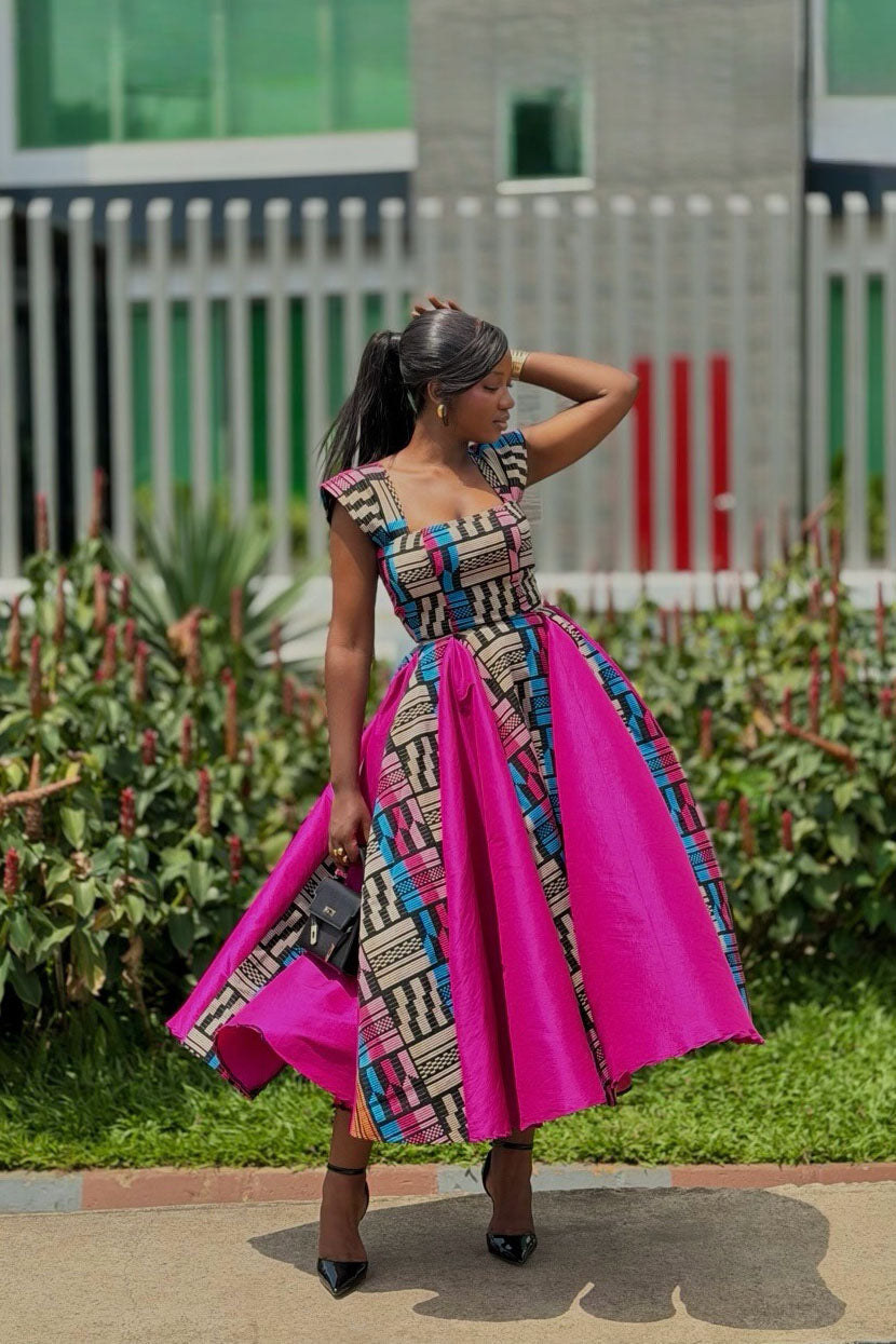 Rochie midi cu imprimeu african în degrade și contrast fucsia