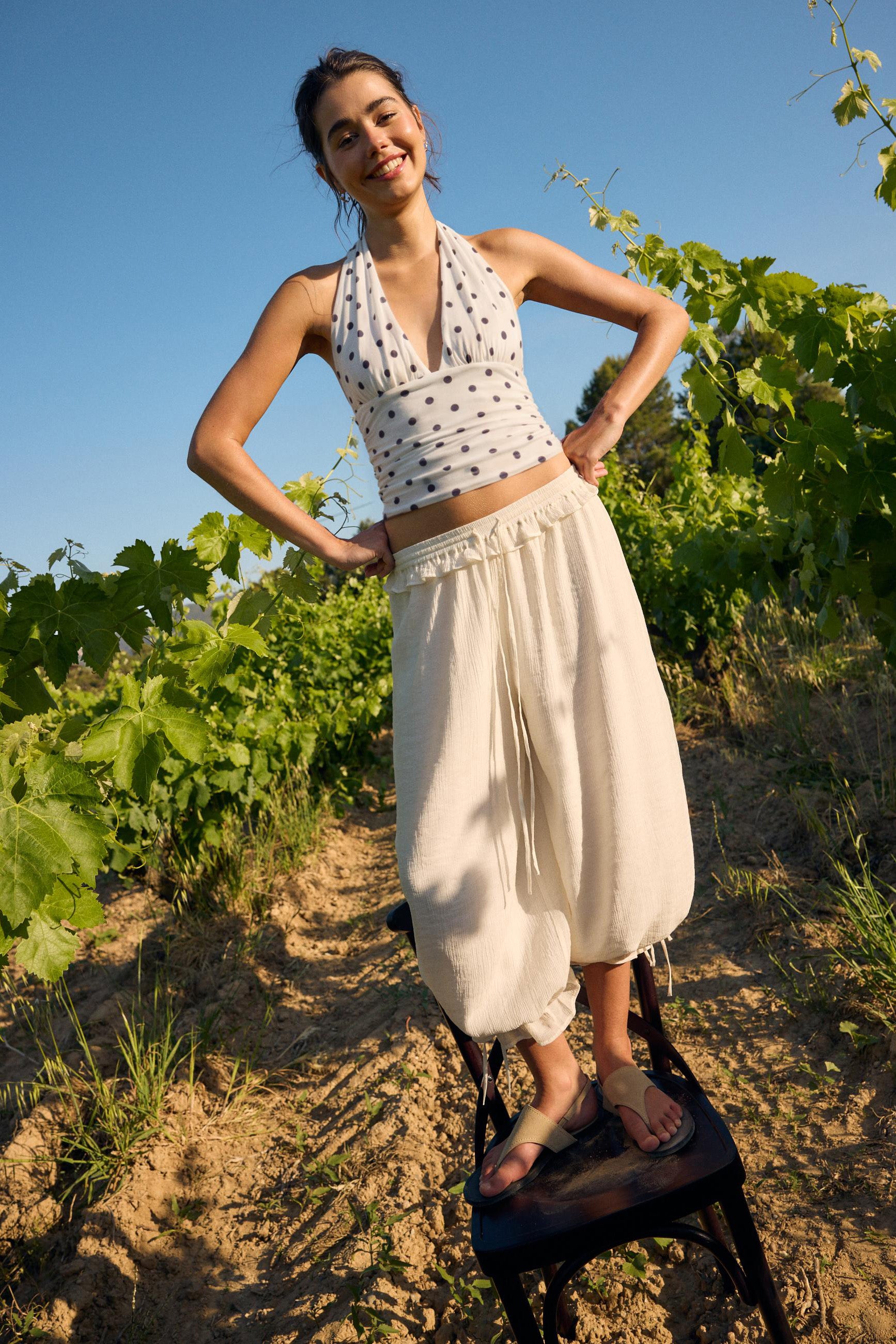 Ensemble crop top froncé blanc et pantalon ballon