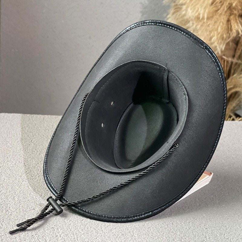 Cowboy-Hutt mat gerësslem Bullekapp am retro Ritter-Stil