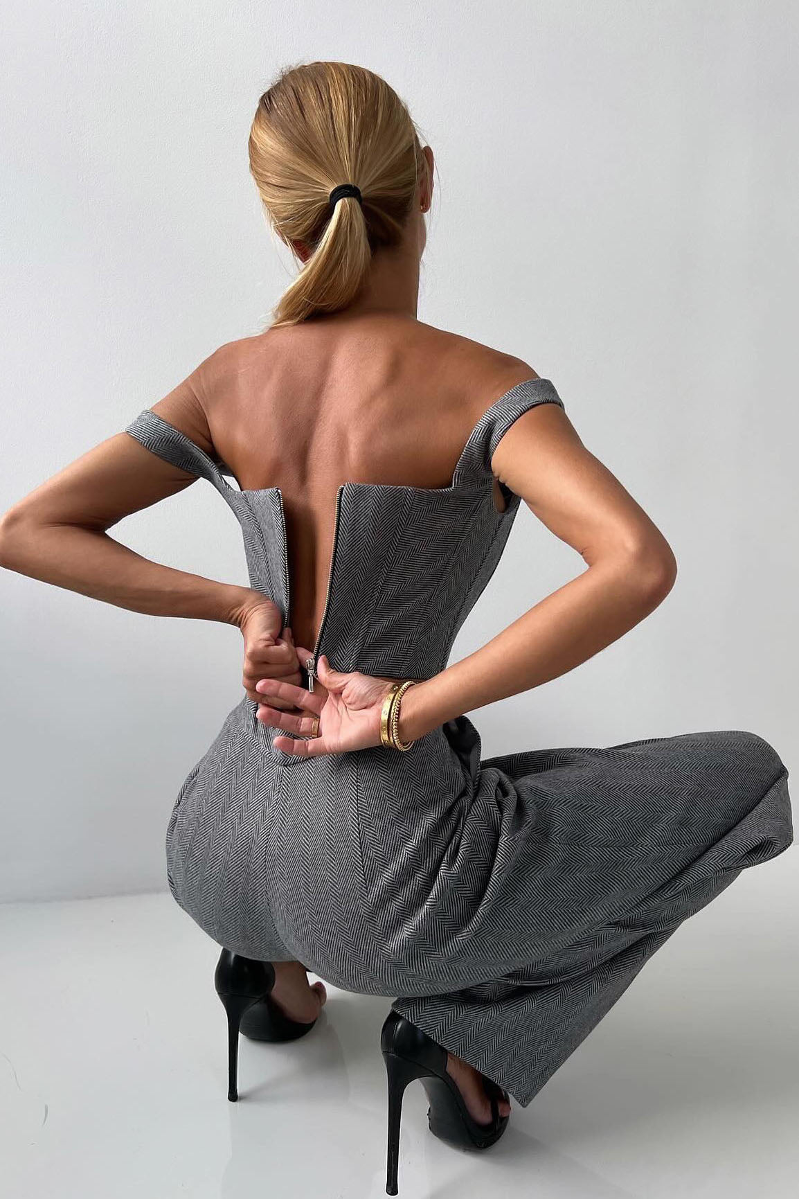 Joa Broderad Spets Trimmad Flare Maxiklänning