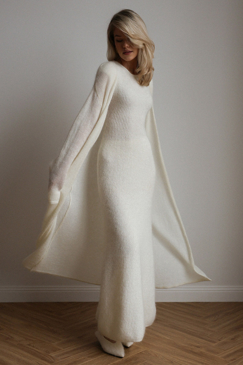 فستان ماكسي محبوك بفتحة رقبة على شكل حرف V من Josie