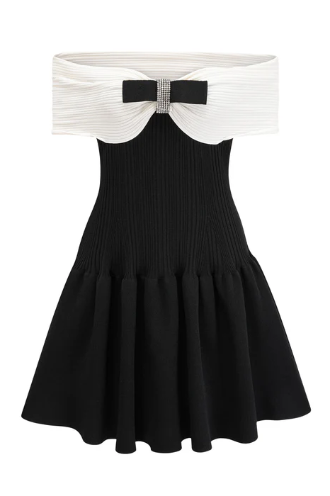 Vestido Curto de Um Ombro Estilo Chanel