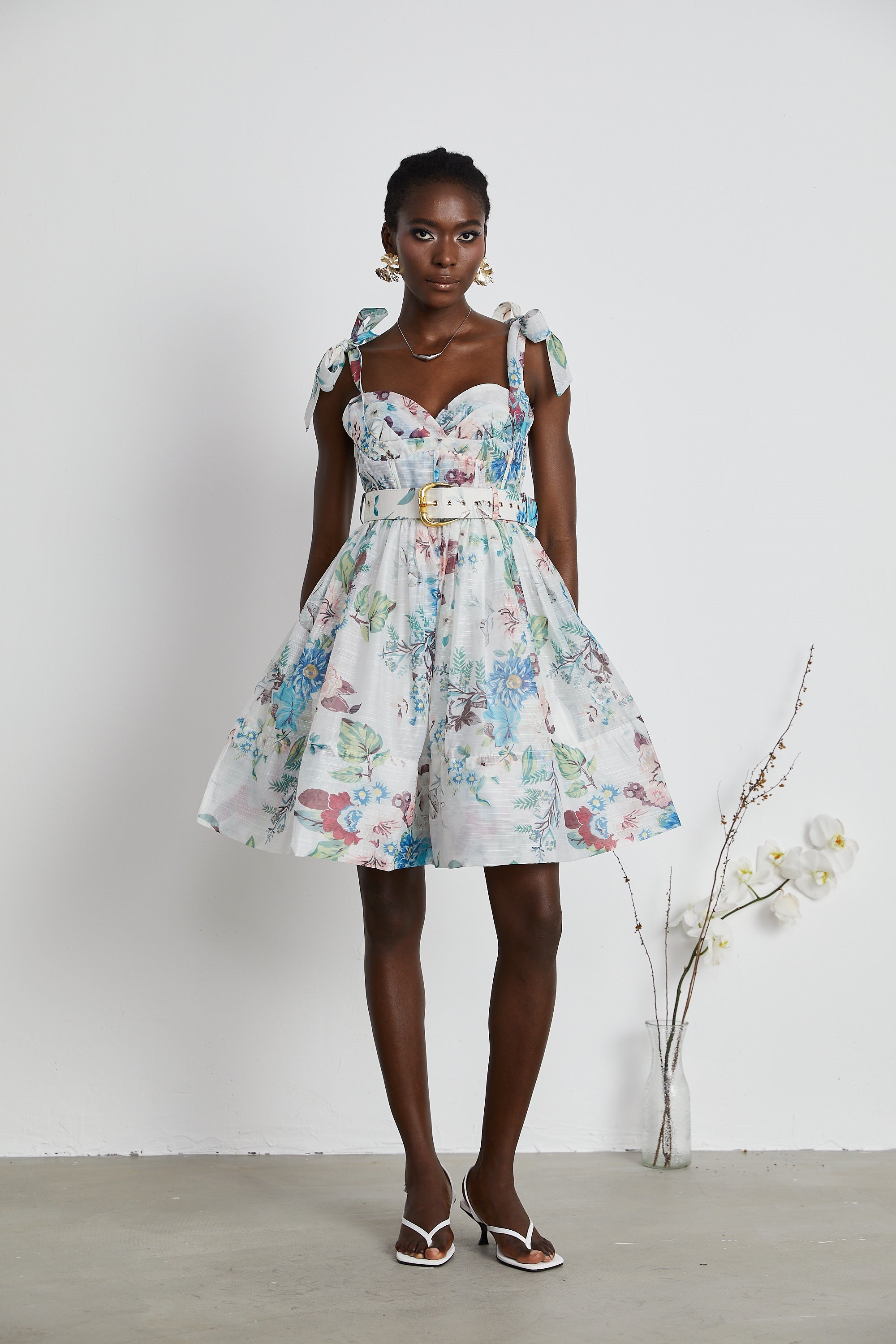 Vestido curto com cinto estampado floral Ophelia