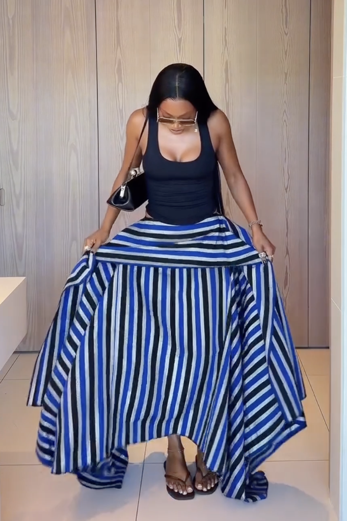 Asymmetrisk Stribet Maxi-Nederdel med Høj-Lav Kant