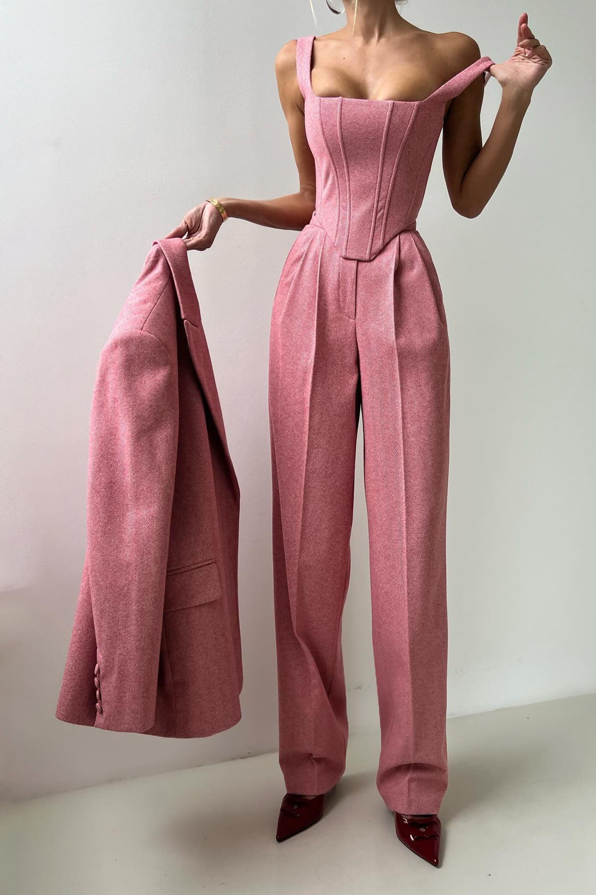 Joa Broderad Spets Trimmad Flare Maxiklänning